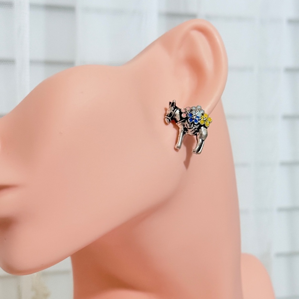 ⚜️ Minimalist Colorful Donkey Earrings - Picture 3 of 8